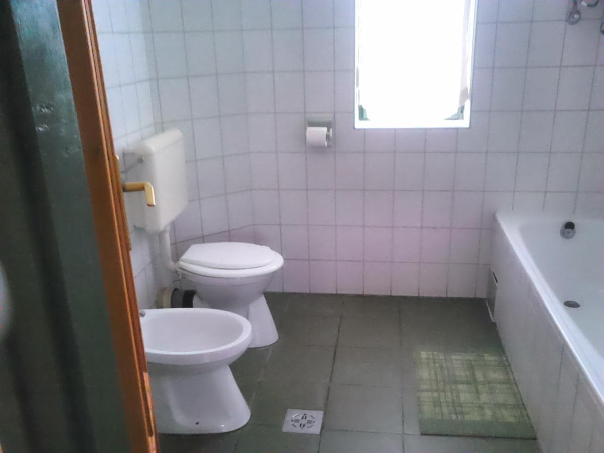 Aquaparti Apartmanok Hajduszoboszlo Luaran gambar